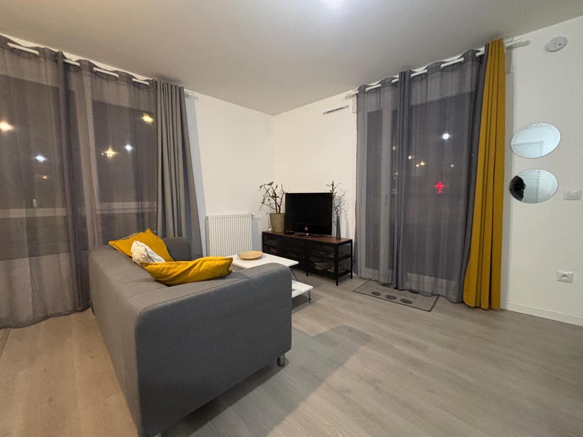 Villejuif - Metro Leo Lagrange - 2 Pieces Avec Balcon Exterior foto